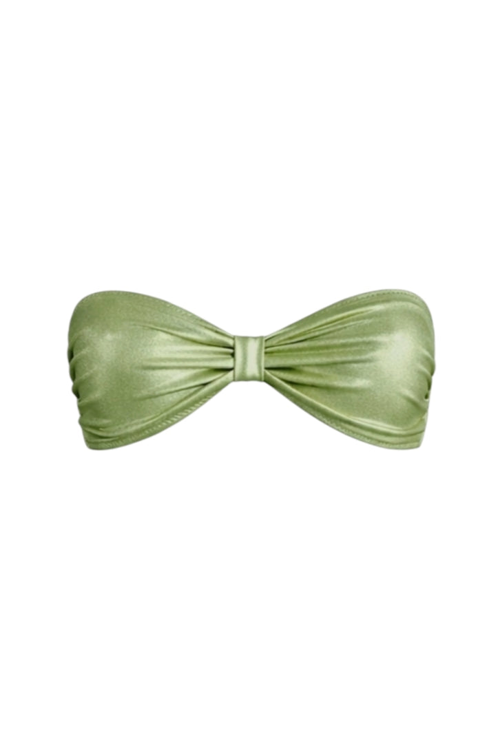 Top bikini bandeau verde claro metalizado con fruncido central, colección Lumière