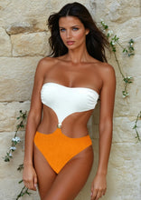 Cargar imagen en el visor de la galería, NC-0016 / Bañador Carolina perla-naranja🤍🧡