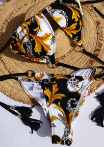 bikini de Georgina Rodriguez, versace print bikini, luxury bikini, mallorca